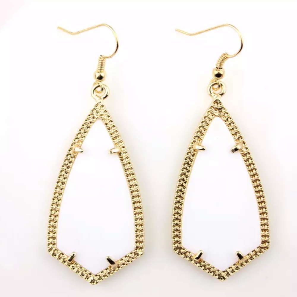 FINAL PRICE White Tear Drop Earrings - Picture 1 of 2